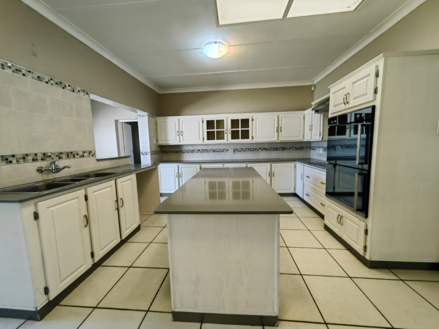 4 Bedroom Property for Sale in Baillie Park North West